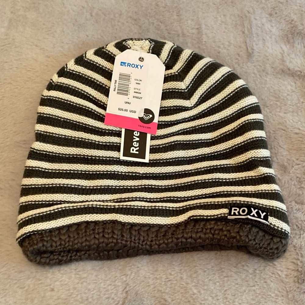 Roxy Rally Time reversible striped beanie, charcoal and white stripe, NWT